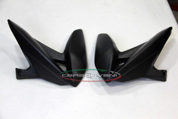 CARBONVANI - MV AGUSTA BRUTALE 800 CARBON FIBER RADIATOR SIDE COVERS - PAIR (2017+) CARBONVANI - MV AGUSTA BRUTALE 800 CARBON FIBER RADIATOR SIDE COVERS - PAIR (2017+)